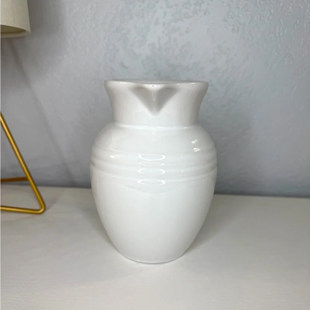 Le Creuset White Pitcher .7 L - Picture 3 of 6